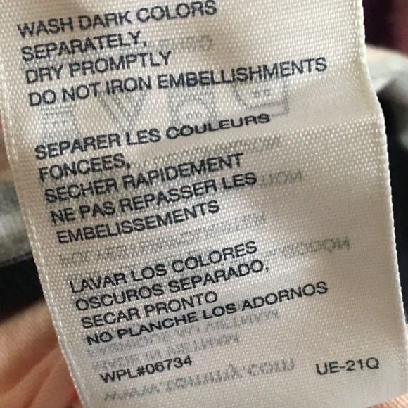 Tommy Hilfiger Boys Pink/Blue Striped T-shirt size 4. - Picture 4 of 5